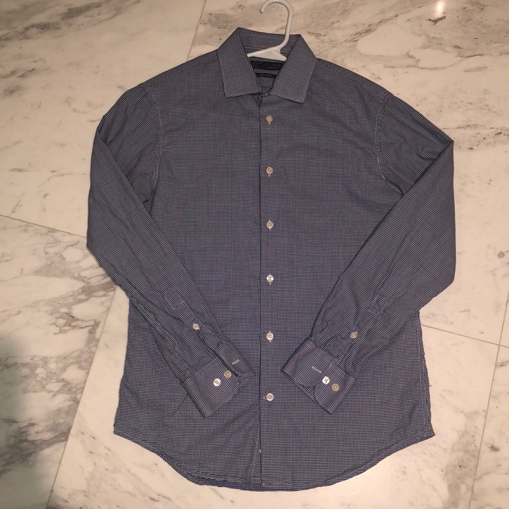 Italian made men’s Shirt. Barely used. Regular fit